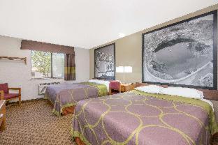 Queen Room - Pet Friendly/Non-Smoking interior